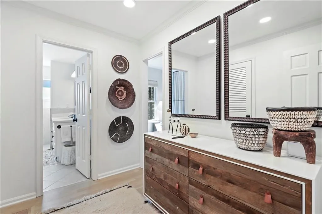 630 Edgewater Trail, Sandy Springs, Georgia 30328, 3 Bedrooms Bedrooms, ,2 BathroomsBathrooms,Residential,Sold,630 Edgewater Trail,6843564