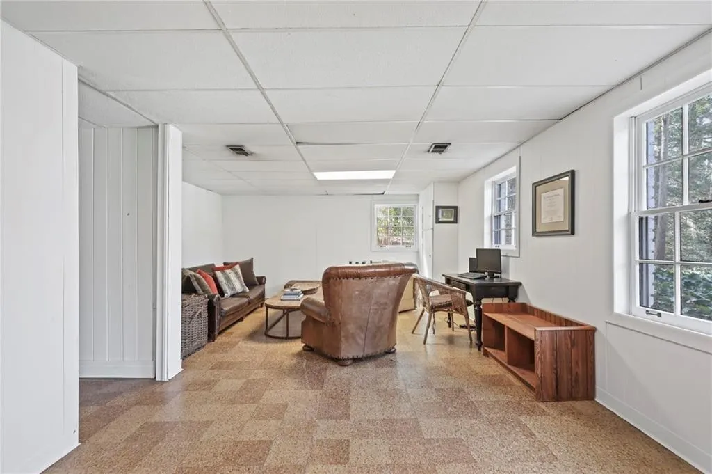 630 Edgewater Trail, Sandy Springs, Georgia 30328, 3 Bedrooms Bedrooms, ,2 BathroomsBathrooms,Residential,Sold,630 Edgewater Trail,6843564