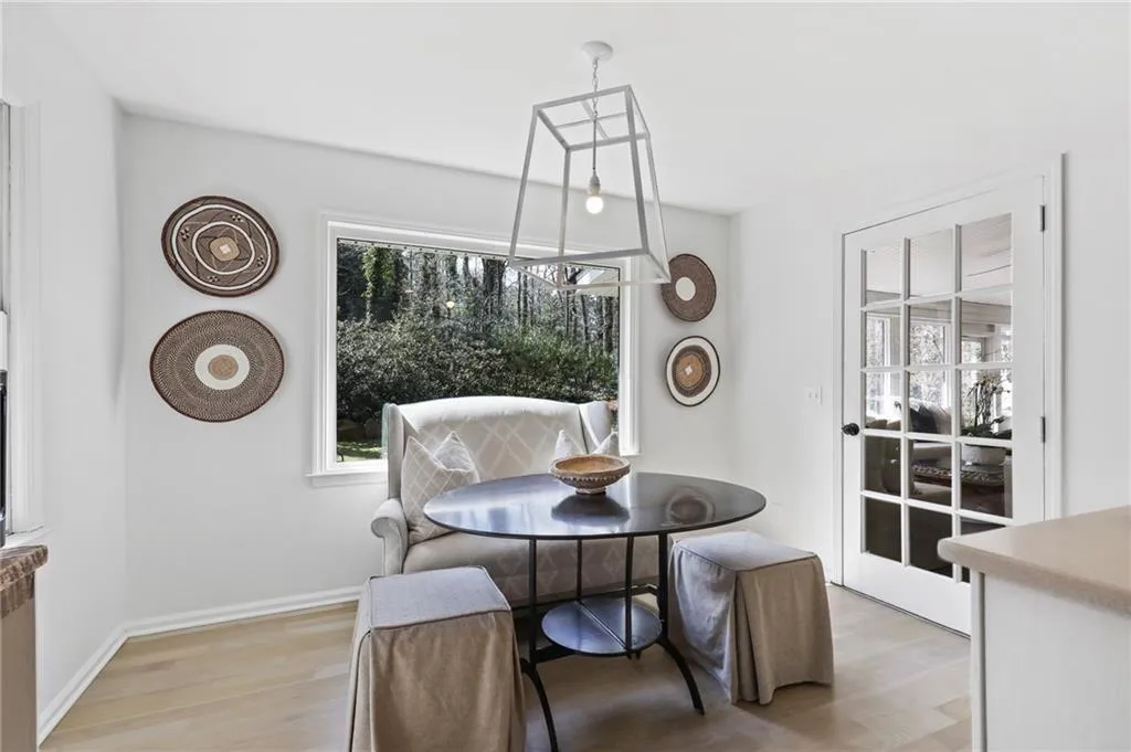 630 Edgewater Trail, Sandy Springs, Georgia 30328, 3 Bedrooms Bedrooms, ,2 BathroomsBathrooms,Residential,Sold,630 Edgewater Trail,6843564