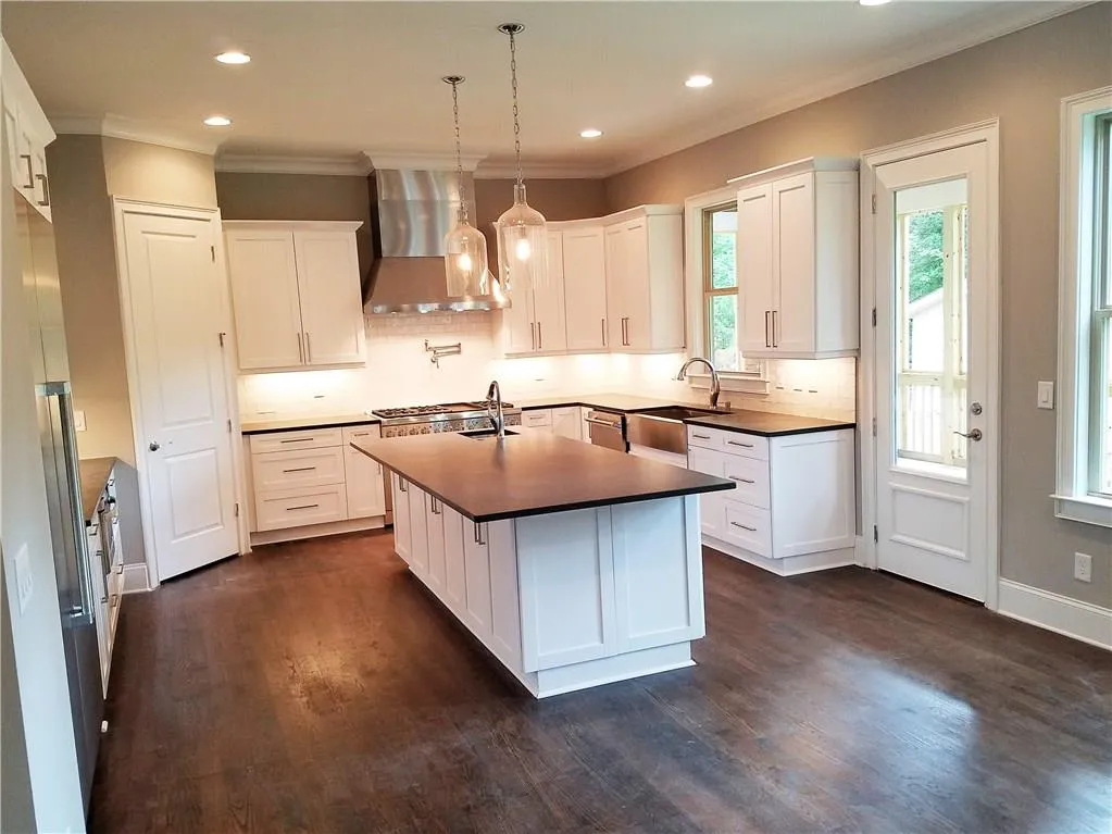4024 Chippewa Place Ne, Brookhaven, Georgia 30319, 5 Bedrooms Bedrooms, ,4 BathroomsBathrooms,Residential,Sold,4024 Chippewa Place Ne,5743041
