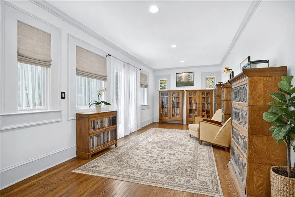 3230 W Andrews Drive Nw, Atlanta, Georgia 30305, 6 Bedrooms Bedrooms, 0 ,5 BathroomsBathrooms,Residential,For Sale,3230 W Andrews Drive Nw,7711901