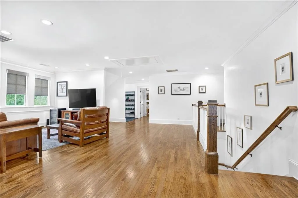 3230 W Andrews Drive Nw, Atlanta, Georgia 30305, 6 Bedrooms Bedrooms, 0 ,5 BathroomsBathrooms,Residential,For Sale,3230 W Andrews Drive Nw,7711901