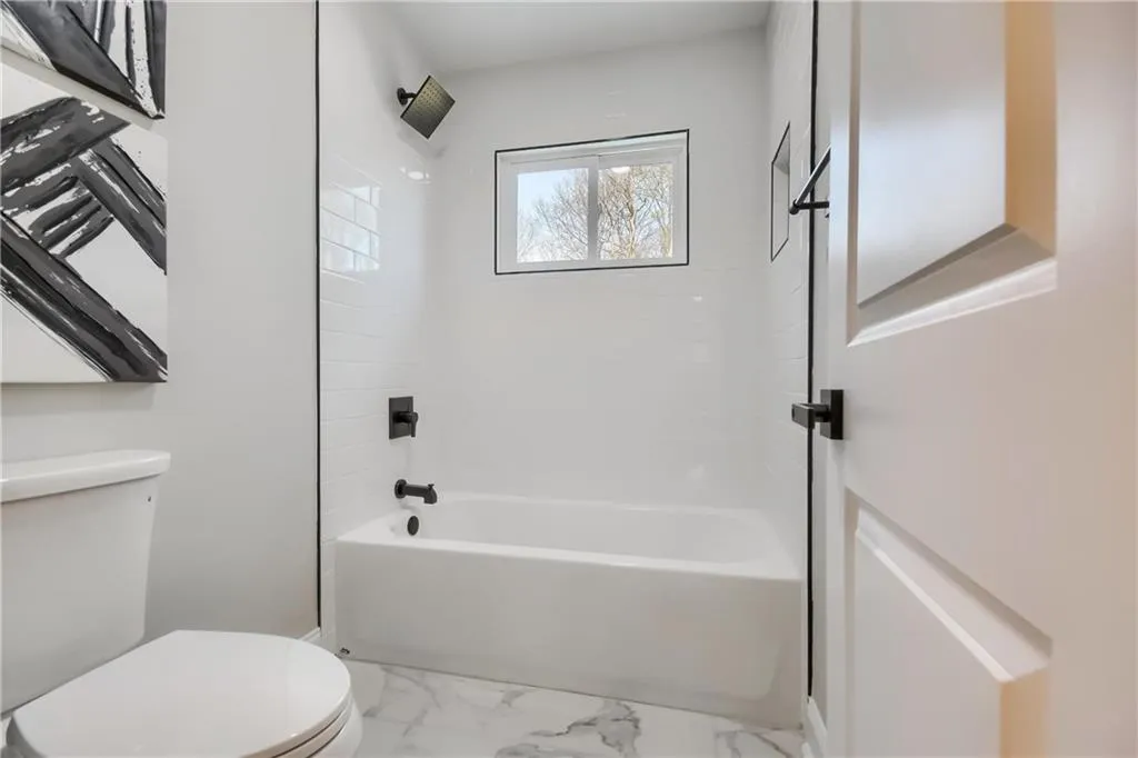 1050 Pitts Road, Sandy Springs, Georgia 30350, 3 Bedrooms Bedrooms, ,2 BathroomsBathrooms,Residential,Sold,1050 Pitts Road,7023717