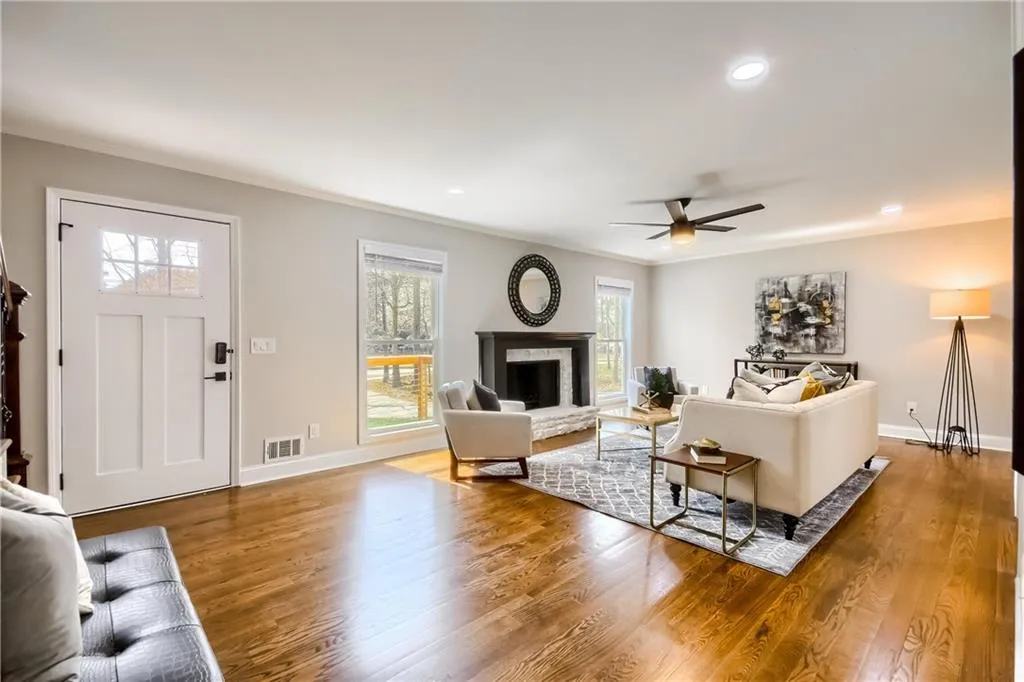 1050 Pitts Road, Sandy Springs, Georgia 30350, 3 Bedrooms Bedrooms, ,2 BathroomsBathrooms,Residential,Sold,1050 Pitts Road,7023717