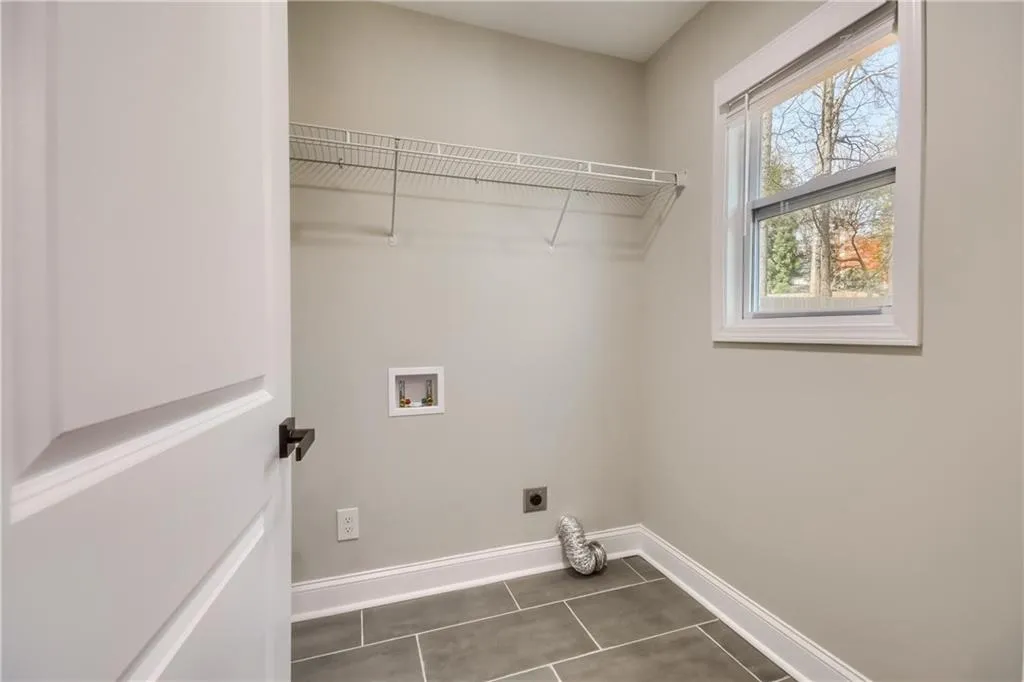 1050 Pitts Road, Sandy Springs, Georgia 30350, 3 Bedrooms Bedrooms, ,2 BathroomsBathrooms,Residential,Sold,1050 Pitts Road,7023717