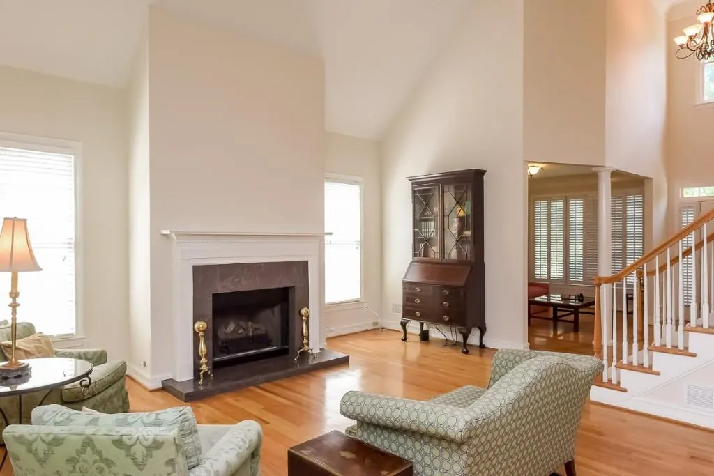 325 Ledgemont Court, Sandy Springs, Georgia 30342, 5 Bedrooms Bedrooms, ,4 BathroomsBathrooms,Residential,Sold,325 Ledgemont Court,5565042