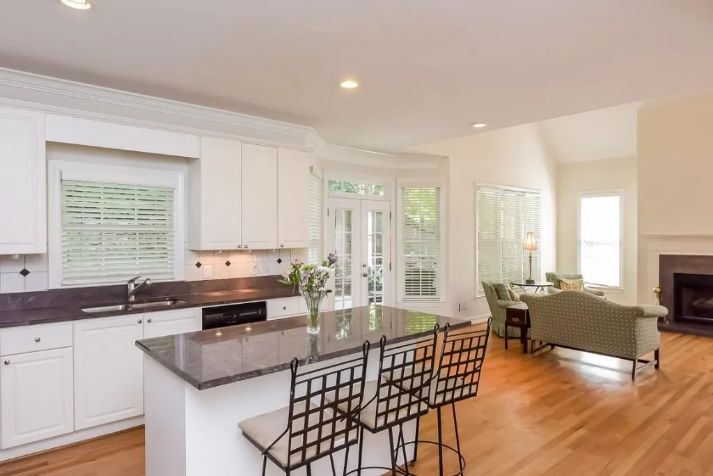 325 Ledgemont Court, Sandy Springs, Georgia 30342, 5 Bedrooms Bedrooms, ,4 BathroomsBathrooms,Residential,Sold,325 Ledgemont Court,5565042