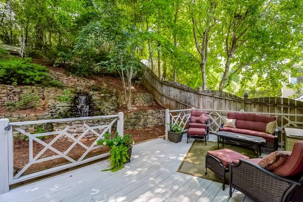 325 Ledgemont Court, Sandy Springs, Georgia 30342, 5 Bedrooms Bedrooms, ,4 BathroomsBathrooms,Residential,Sold,325 Ledgemont Court,5565042