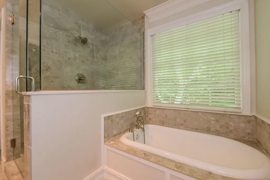 325 Ledgemont Court, Sandy Springs, Georgia 30342, 5 Bedrooms Bedrooms, ,4 BathroomsBathrooms,Residential,Sold,325 Ledgemont Court,5565042