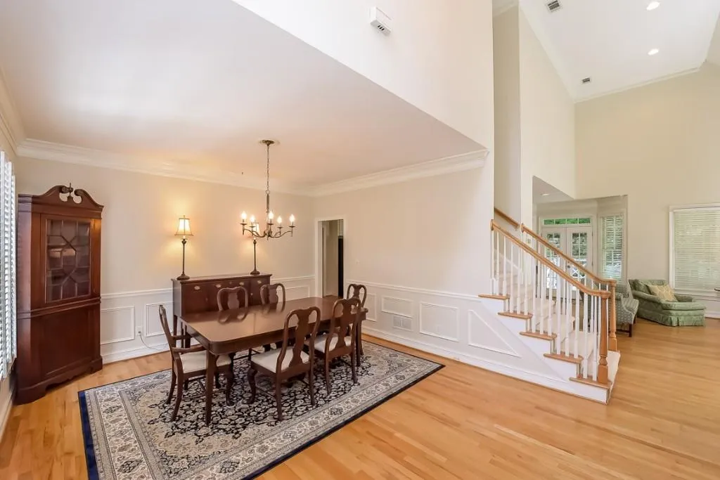 325 Ledgemont Court, Sandy Springs, Georgia 30342, 5 Bedrooms Bedrooms, ,4 BathroomsBathrooms,Residential,Sold,325 Ledgemont Court,5565042