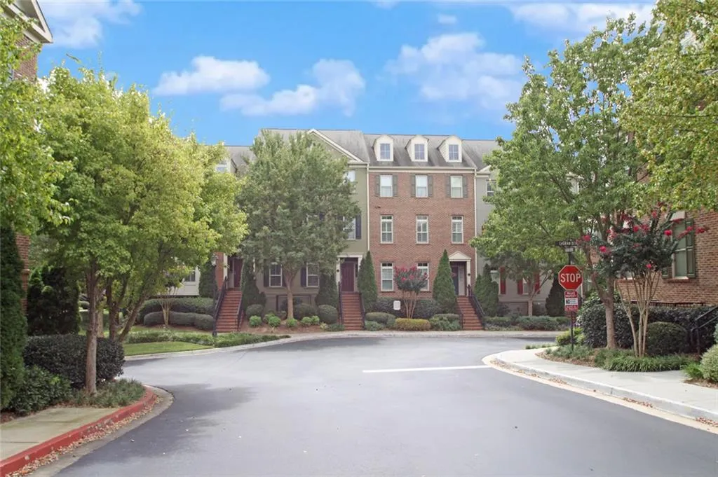 214 Nw Le Gran Cove Nw, Atlanta, Georgia 30328, 2 Bedrooms Bedrooms, ,2 BathroomsBathrooms,Residential,For Sale,214 Nw Le Gran Cove Nw,7620784