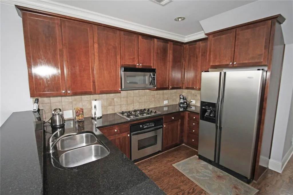 214 Nw Le Gran Cove Nw, Atlanta, Georgia 30328, 2 Bedrooms Bedrooms, ,2 BathroomsBathrooms,Residential,For Sale,214 Nw Le Gran Cove Nw,7620784