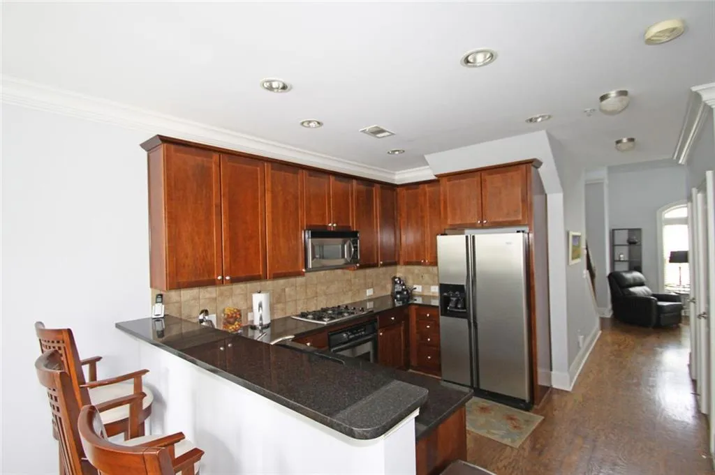 214 Nw Le Gran Cove Nw, Atlanta, Georgia 30328, 2 Bedrooms Bedrooms, ,2 BathroomsBathrooms,Residential,For Sale,214 Nw Le Gran Cove Nw,7620784