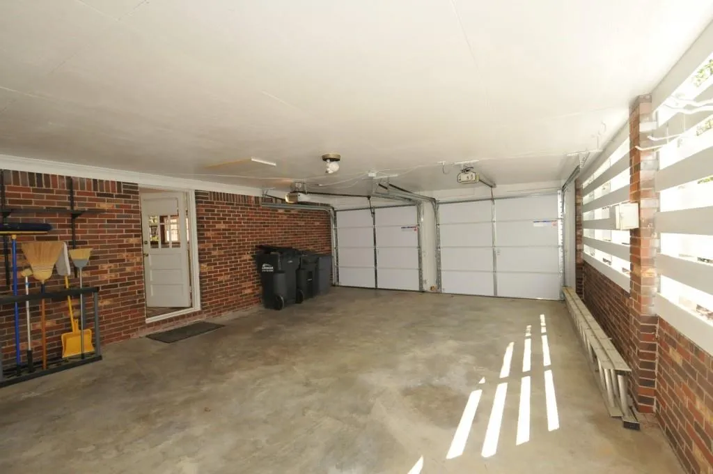 190 River Springs Drive, Sandy Springs, Georgia 30328, 3 Bedrooms Bedrooms, ,3 BathroomsBathrooms,Residential,Sold,190 River Springs Drive,5670097