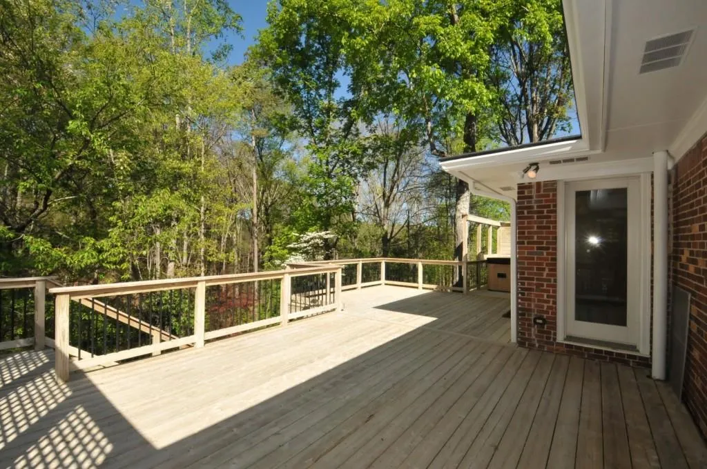 190 River Springs Drive, Sandy Springs, Georgia 30328, 3 Bedrooms Bedrooms, ,3 BathroomsBathrooms,Residential,Sold,190 River Springs Drive,5670097