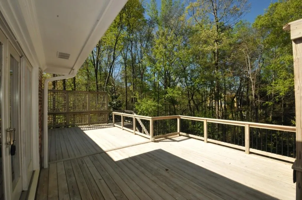 190 River Springs Drive, Sandy Springs, Georgia 30328, 3 Bedrooms Bedrooms, ,3 BathroomsBathrooms,Residential,Sold,190 River Springs Drive,5670097