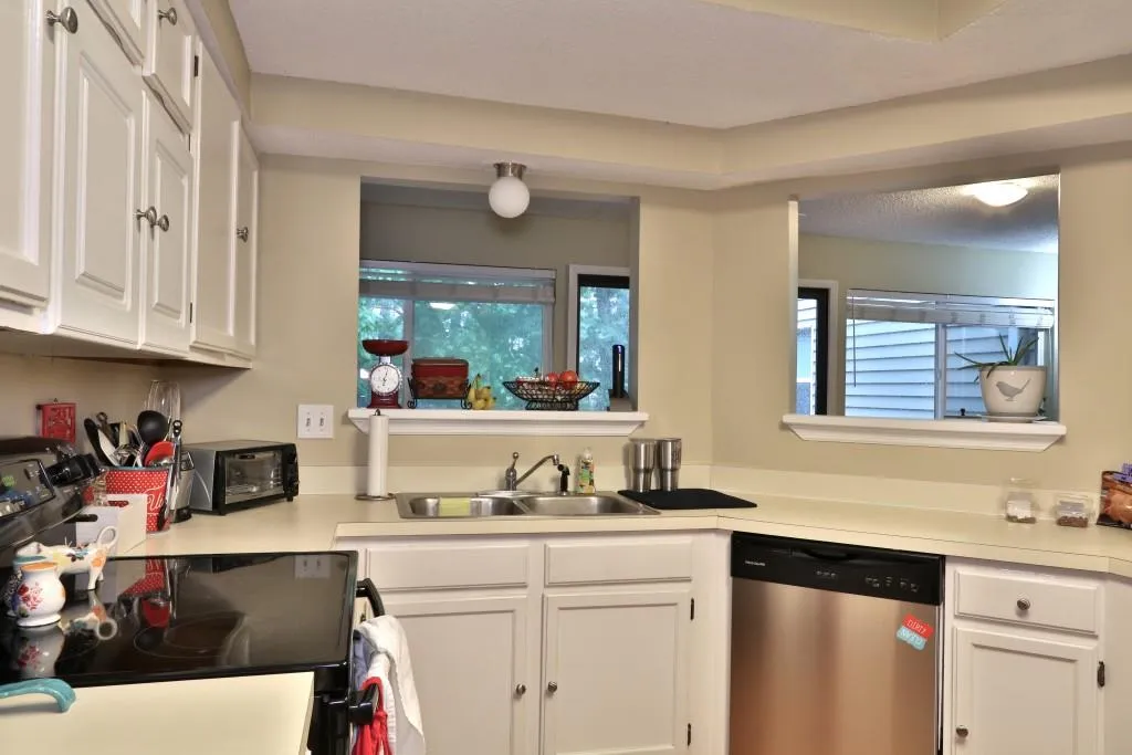 84 Dunwoody Springs Drive Unit 84, Atlanta, Georgia 30328, 3 Bedrooms Bedrooms, ,2 BathroomsBathrooms,Residential,Sold,84 Dunwoody Springs Drive Unit 84,5843259