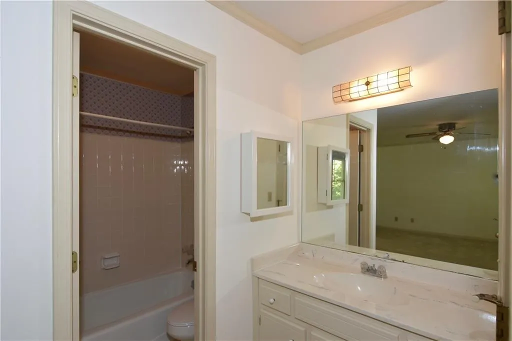 435 Towergate Place, Sandy Springs, Georgia 30350, 2 Bedrooms Bedrooms, ,2 BathroomsBathrooms,Residential,Sold,435 Towergate Place,5681804