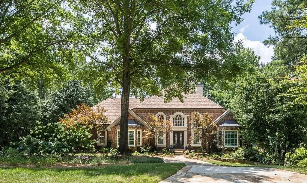 135 Grogans Landing, Sandy Springs, Georgia 30350, 5 Bedrooms Bedrooms, ,4 BathroomsBathrooms,Residential,Sold,135 Grogans Landing,5880347