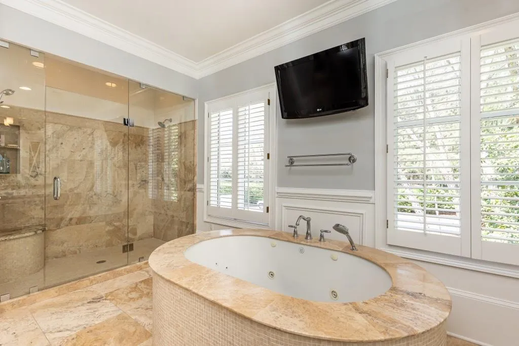 4555 Peachtree Dunwoody Road, Sandy Springs, Georgia 30342, 5 Bedrooms Bedrooms, ,4 BathroomsBathrooms,Residential,Sold,4555 Peachtree Dunwoody Road,7360431