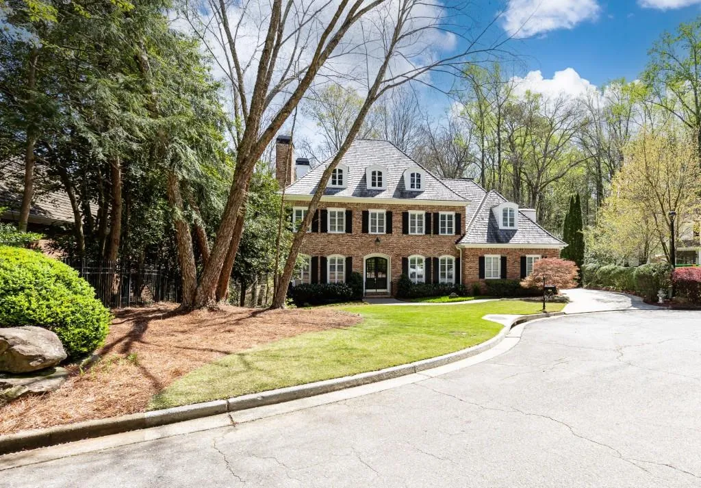 4555 Peachtree Dunwoody Road, Sandy Springs, Georgia 30342, 5 Bedrooms Bedrooms, ,4 BathroomsBathrooms,Residential,Sold,4555 Peachtree Dunwoody Road,7360431