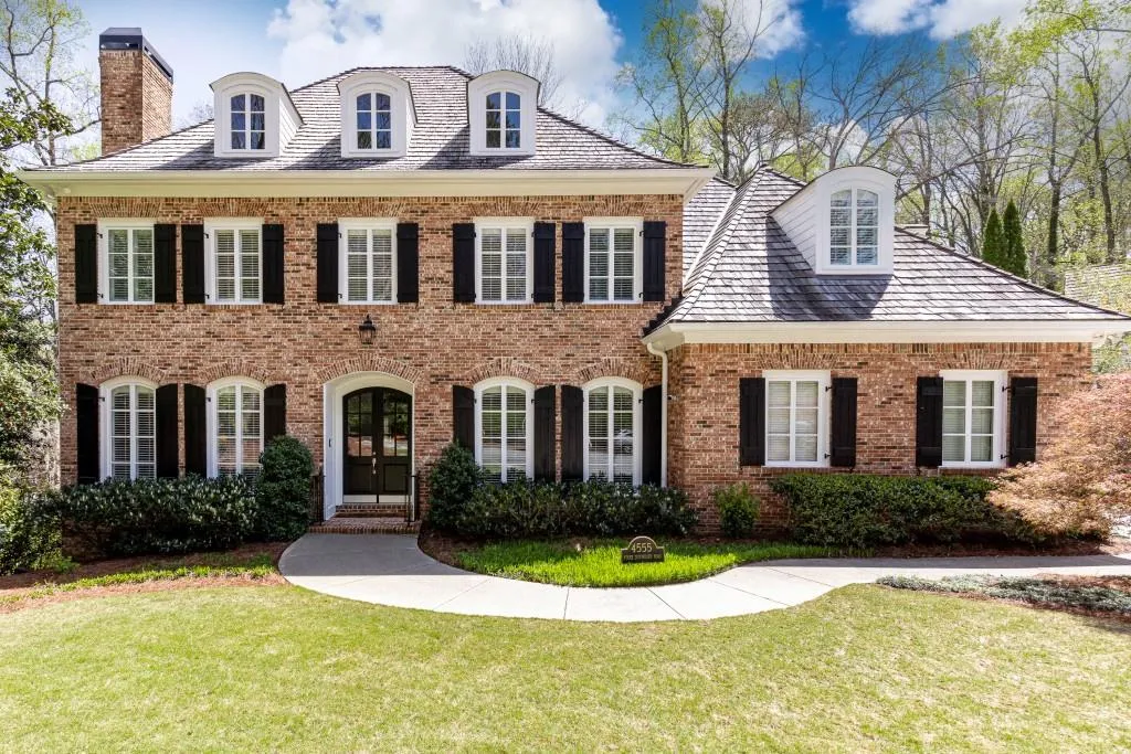4555 Peachtree Dunwoody Road, Sandy Springs, Georgia 30342, 5 Bedrooms Bedrooms, ,4 BathroomsBathrooms,Residential,Sold,4555 Peachtree Dunwoody Road,7360431