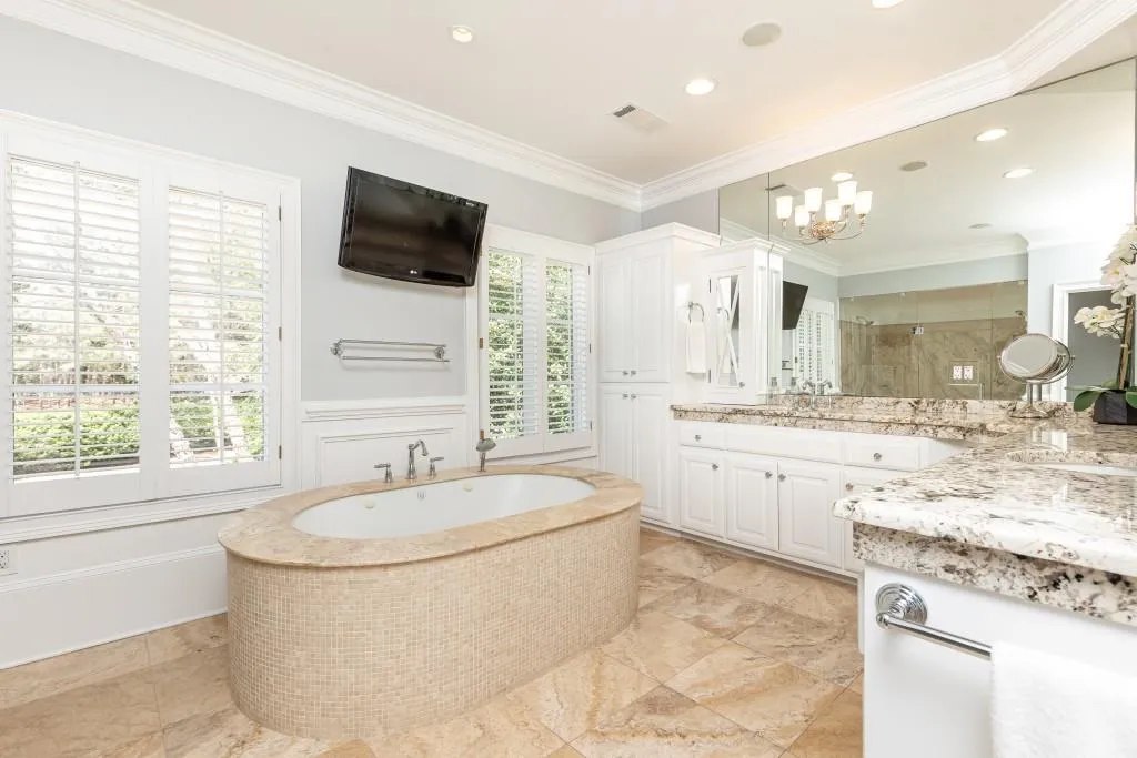 4555 Peachtree Dunwoody Road, Sandy Springs, Georgia 30342, 5 Bedrooms Bedrooms, ,4 BathroomsBathrooms,Residential,Sold,4555 Peachtree Dunwoody Road,7360431