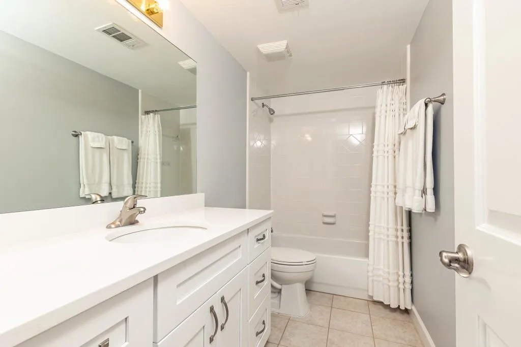 4555 Peachtree Dunwoody Road, Sandy Springs, Georgia 30342, 5 Bedrooms Bedrooms, ,4 BathroomsBathrooms,Residential,Sold,4555 Peachtree Dunwoody Road,7360431