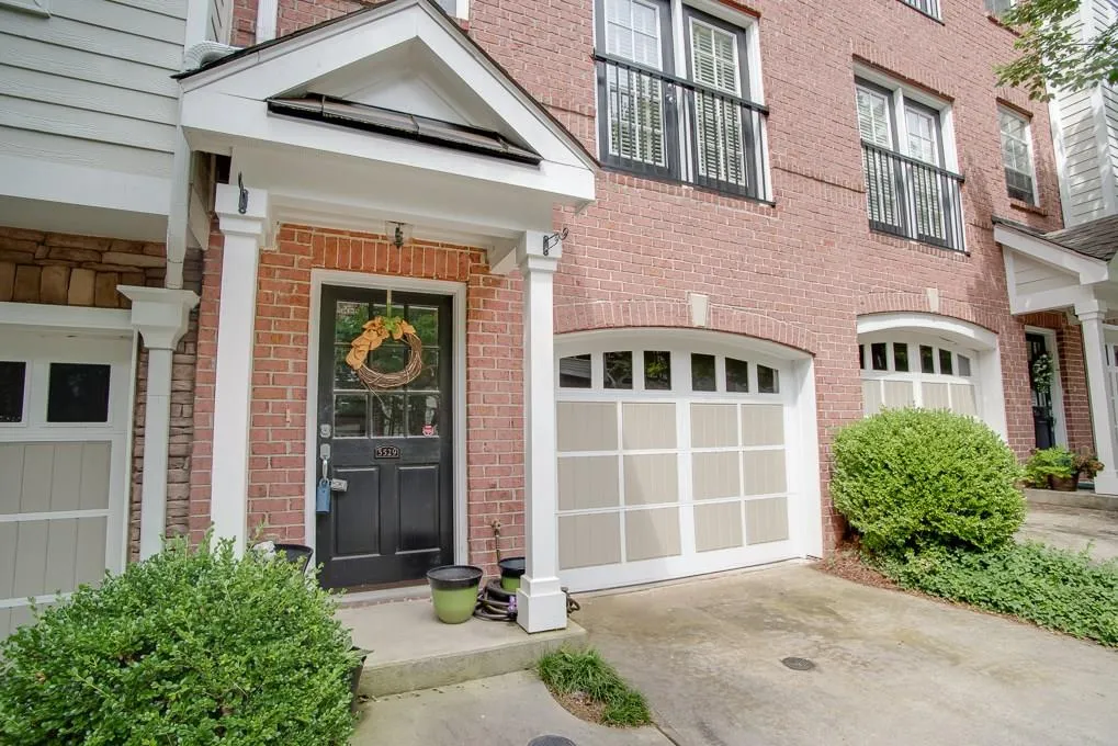 5529 Glenridge Park, Atlanta, Georgia 30342, 2 Bedrooms Bedrooms, ,2 BathroomsBathrooms,Residential,Sold,5529 Glenridge Park,5872770
