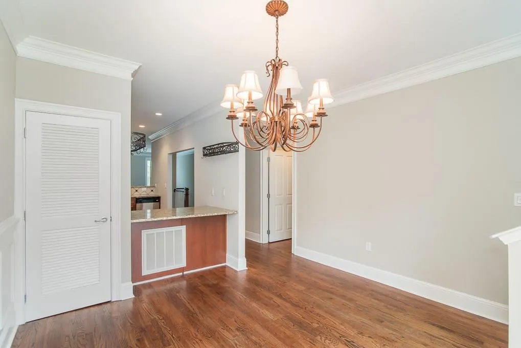 5529 Glenridge Park, Atlanta, Georgia 30342, 2 Bedrooms Bedrooms, ,2 BathroomsBathrooms,Residential,Sold,5529 Glenridge Park,5872770