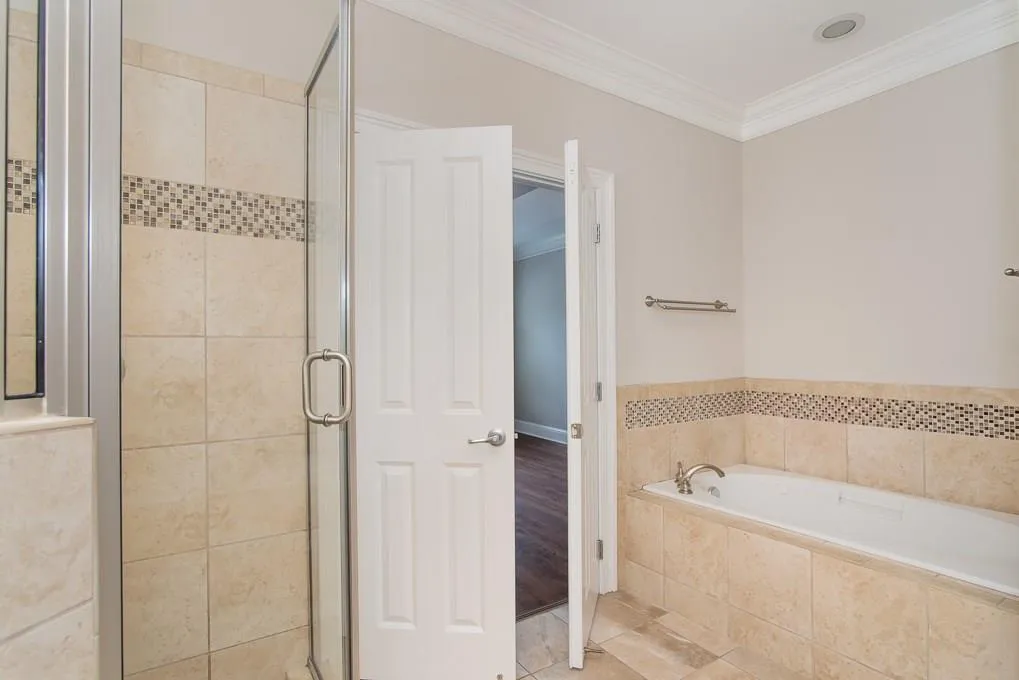 5529 Glenridge Park, Atlanta, Georgia 30342, 2 Bedrooms Bedrooms, ,2 BathroomsBathrooms,Residential,Sold,5529 Glenridge Park,5872770