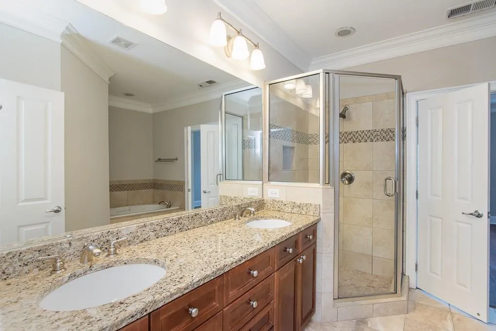 5529 Glenridge Park, Atlanta, Georgia 30342, 2 Bedrooms Bedrooms, ,2 BathroomsBathrooms,Residential,Sold,5529 Glenridge Park,5872770