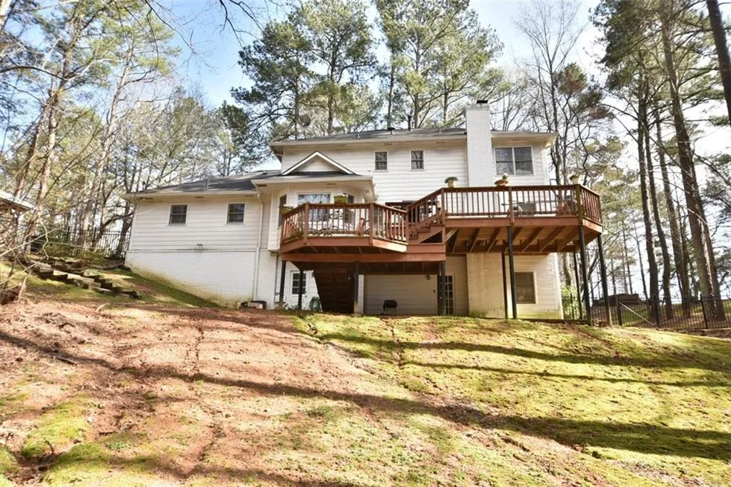 8070 Jett Ferry Road, Atlanta, Georgia 30350, 4 Bedrooms Bedrooms, ,3 BathroomsBathrooms,Residential,Sold,8070 Jett Ferry Road,5903473