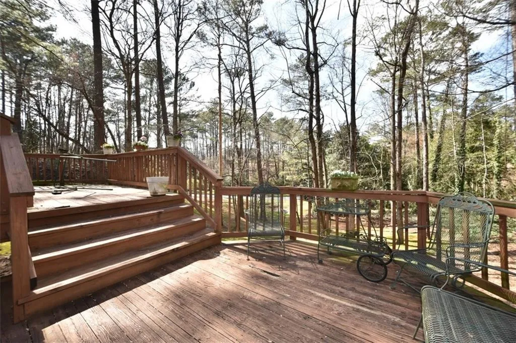 8070 Jett Ferry Road, Atlanta, Georgia 30350, 4 Bedrooms Bedrooms, ,3 BathroomsBathrooms,Residential,Sold,8070 Jett Ferry Road,5903473