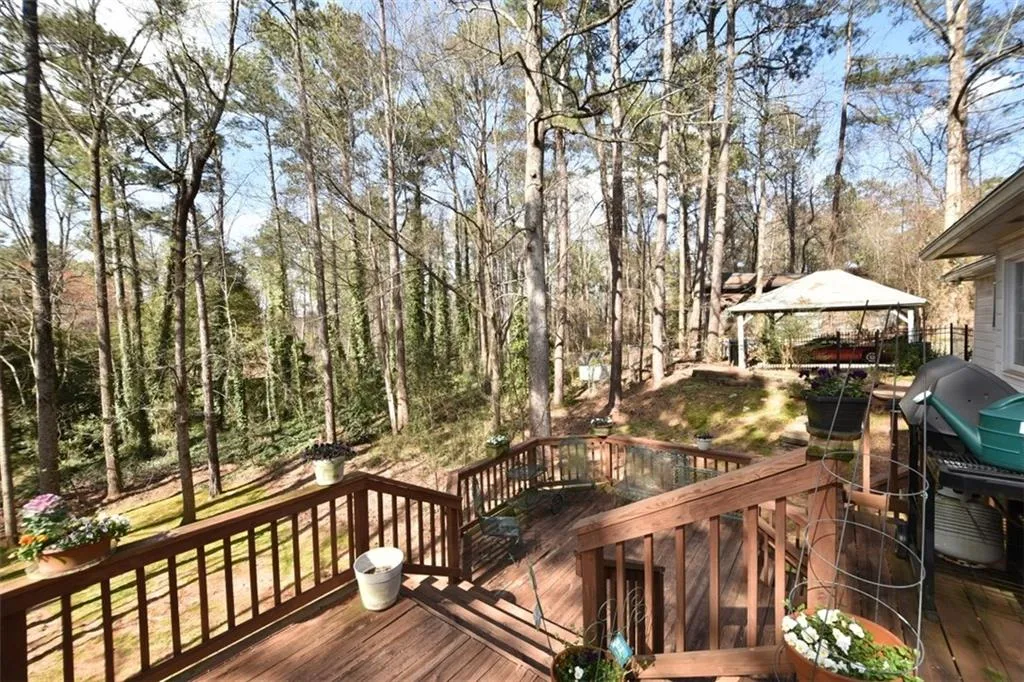 8070 Jett Ferry Road, Atlanta, Georgia 30350, 4 Bedrooms Bedrooms, ,3 BathroomsBathrooms,Residential,Sold,8070 Jett Ferry Road,5903473