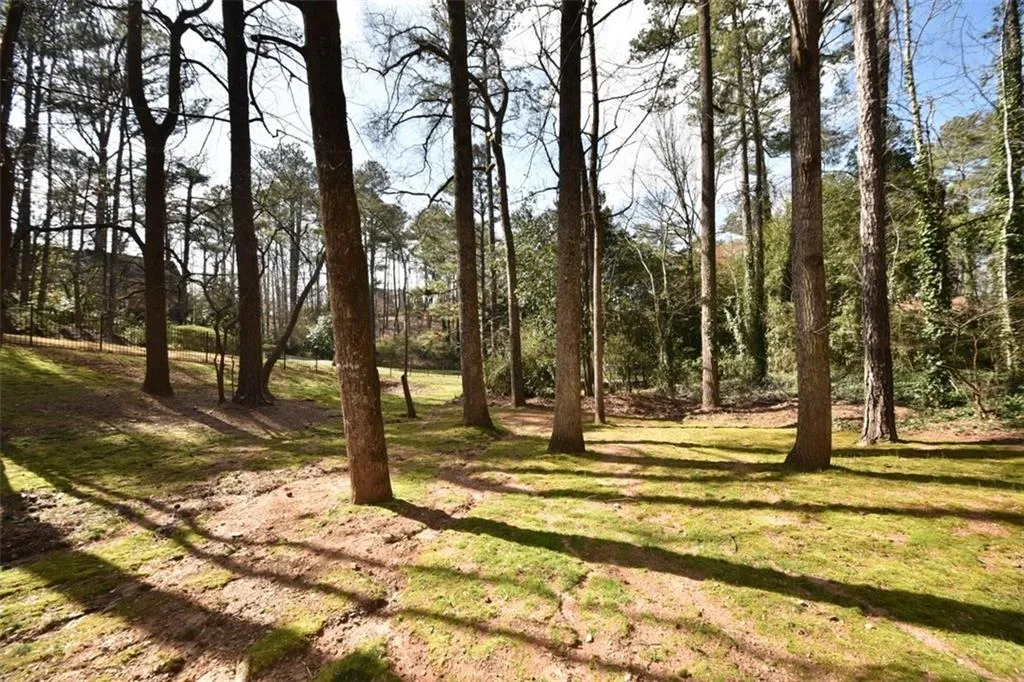 8070 Jett Ferry Road, Atlanta, Georgia 30350, 4 Bedrooms Bedrooms, ,3 BathroomsBathrooms,Residential,Sold,8070 Jett Ferry Road,5903473
