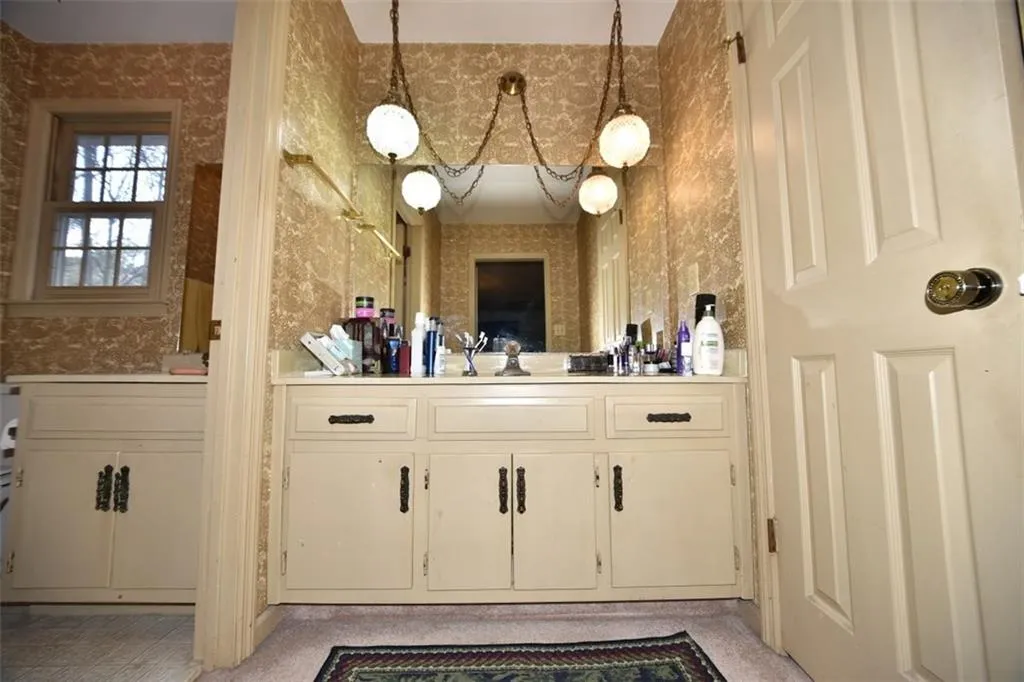 8070 Jett Ferry Road, Atlanta, Georgia 30350, 4 Bedrooms Bedrooms, ,3 BathroomsBathrooms,Residential,Sold,8070 Jett Ferry Road,5903473