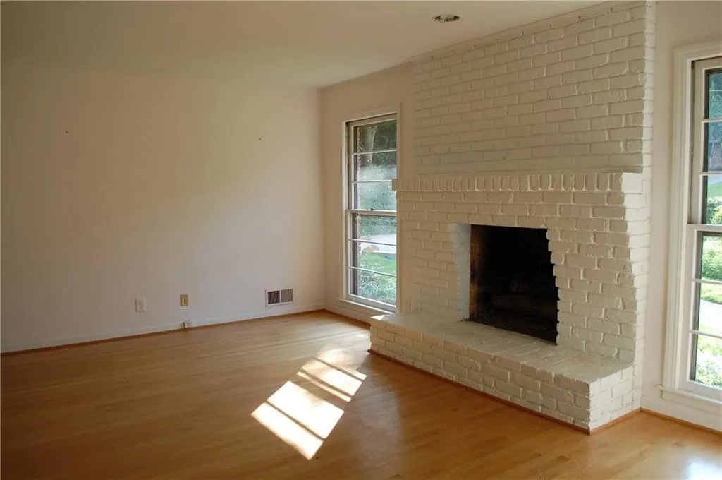 4855 Lansbury Drive, Sandy Springs, Georgia 30342, 4 Bedrooms Bedrooms, ,3 BathroomsBathrooms,Residential,Sold,4855 Lansbury Drive,6029343