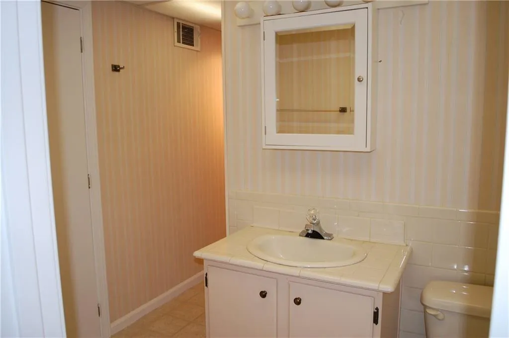 4855 Lansbury Drive, Sandy Springs, Georgia 30342, 4 Bedrooms Bedrooms, ,3 BathroomsBathrooms,Residential,Sold,4855 Lansbury Drive,6029343