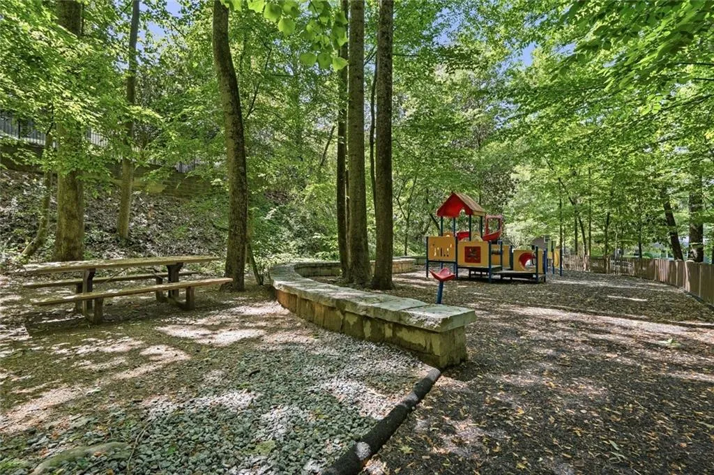 1137 Kingsley Circle Ne, Atlanta, Georgia 30324, 3 Bedrooms Bedrooms, 0 ,2 BathroomsBathrooms,Residential,For Sale,1137 Kingsley Circle Ne,7762407