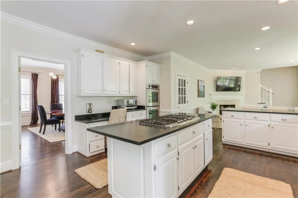 7850 Fawndale Way, Sandy Springs, Georgia 30350, 5 Bedrooms Bedrooms, ,4 BathroomsBathrooms,Residential,Sold,7850 Fawndale Way,6563205