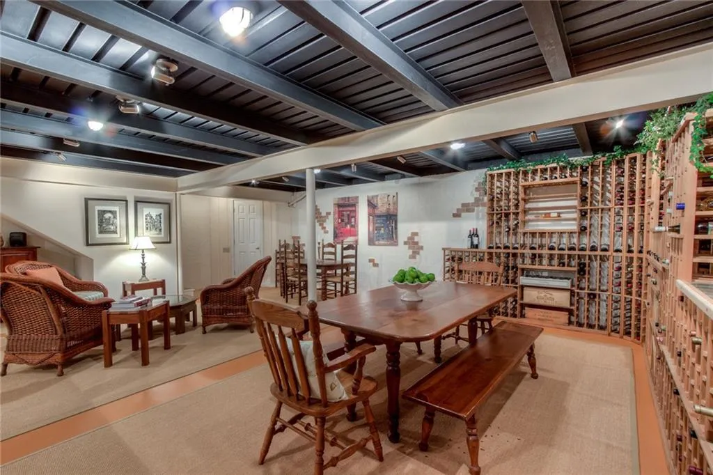 630 Heards Ferry Road, Atlanta, Georgia 30328, 6 Bedrooms Bedrooms, ,6 BathroomsBathrooms,Residential,Sold,630 Heards Ferry Road,6508479