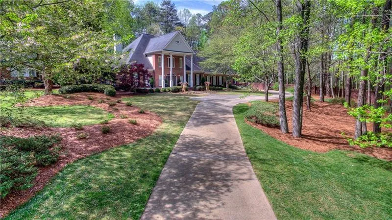 630 Heards Ferry Road, Atlanta, Georgia 30328, 6 Bedrooms Bedrooms, ,6 BathroomsBathrooms,Residential,Sold,630 Heards Ferry Road,6508479