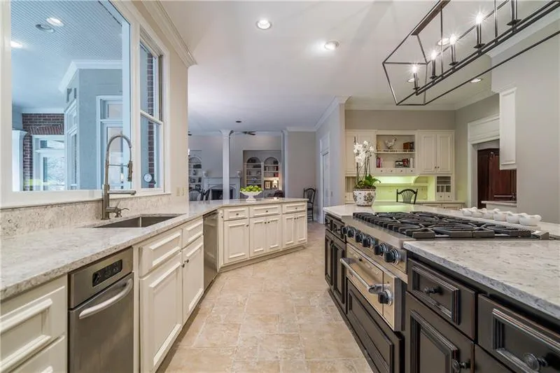 630 Heards Ferry Road, Atlanta, Georgia 30328, 6 Bedrooms Bedrooms, ,6 BathroomsBathrooms,Residential,Sold,630 Heards Ferry Road,6508479