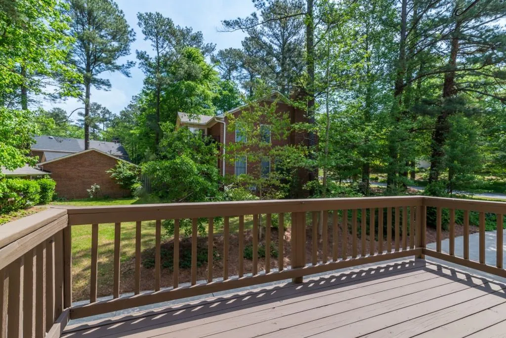 637 Corbin Lake Court, Sandy Springs, Georgia 30350, 3 Bedrooms Bedrooms, ,2 BathroomsBathrooms,Residential,Sold,637 Corbin Lake Court,5683194