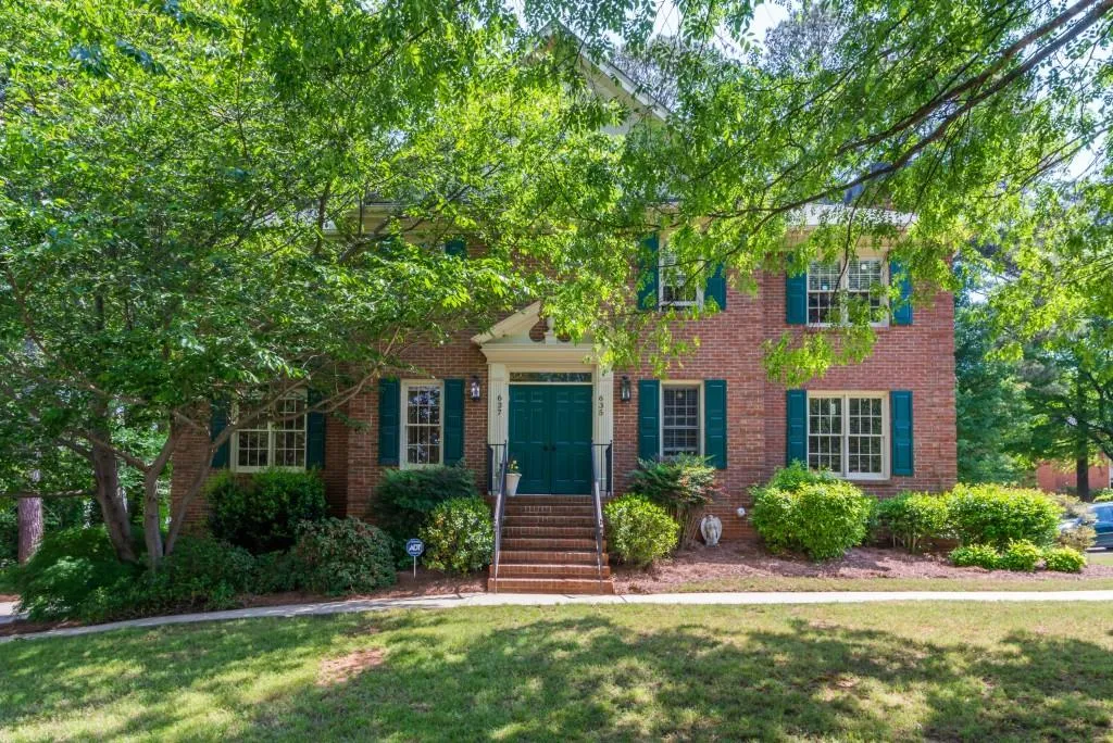 637 Corbin Lake Court, Sandy Springs, Georgia 30350, 3 Bedrooms Bedrooms, ,2 BathroomsBathrooms,Residential,Sold,637 Corbin Lake Court,5683194