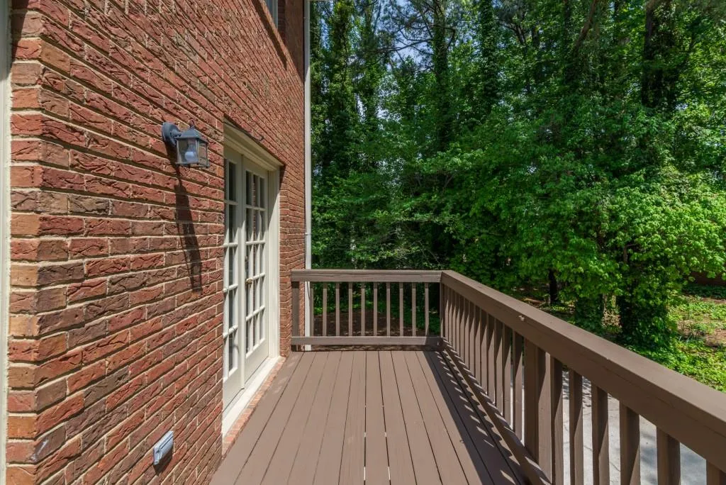 637 Corbin Lake Court, Sandy Springs, Georgia 30350, 3 Bedrooms Bedrooms, ,2 BathroomsBathrooms,Residential,Sold,637 Corbin Lake Court,5683194