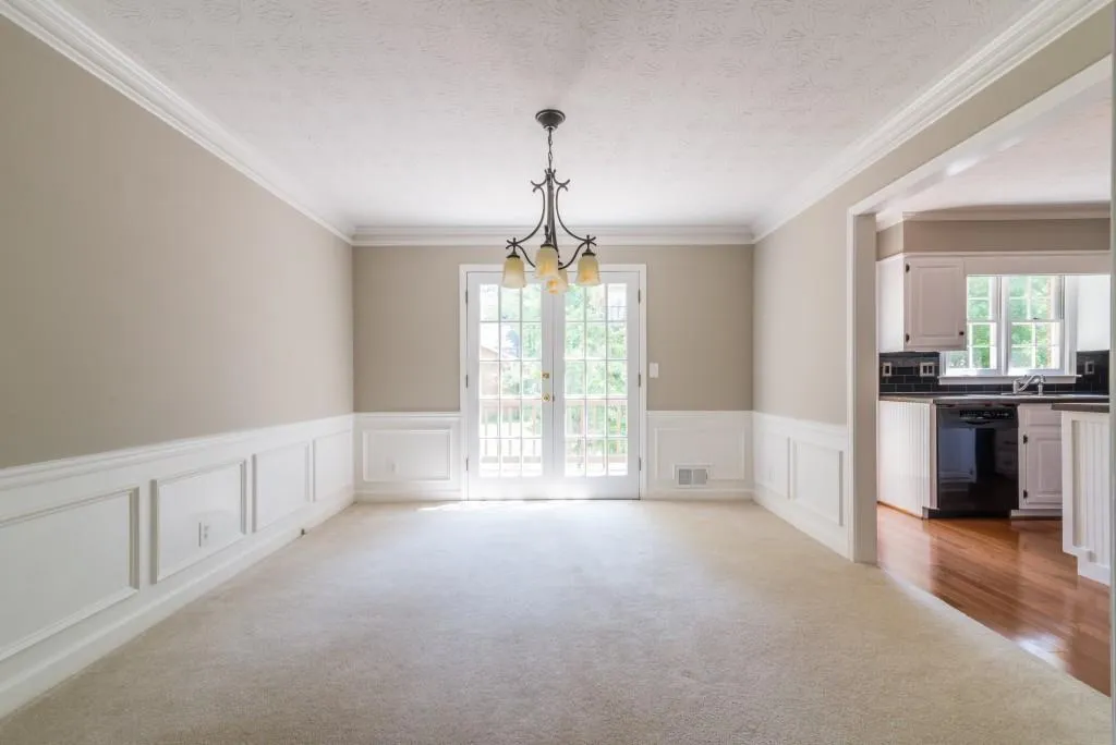637 Corbin Lake Court, Sandy Springs, Georgia 30350, 3 Bedrooms Bedrooms, ,2 BathroomsBathrooms,Residential,Sold,637 Corbin Lake Court,5683194