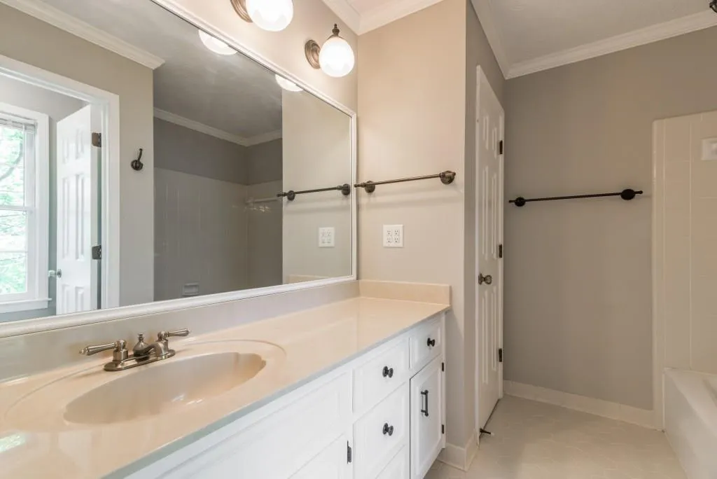 637 Corbin Lake Court, Sandy Springs, Georgia 30350, 3 Bedrooms Bedrooms, ,2 BathroomsBathrooms,Residential,Sold,637 Corbin Lake Court,5683194