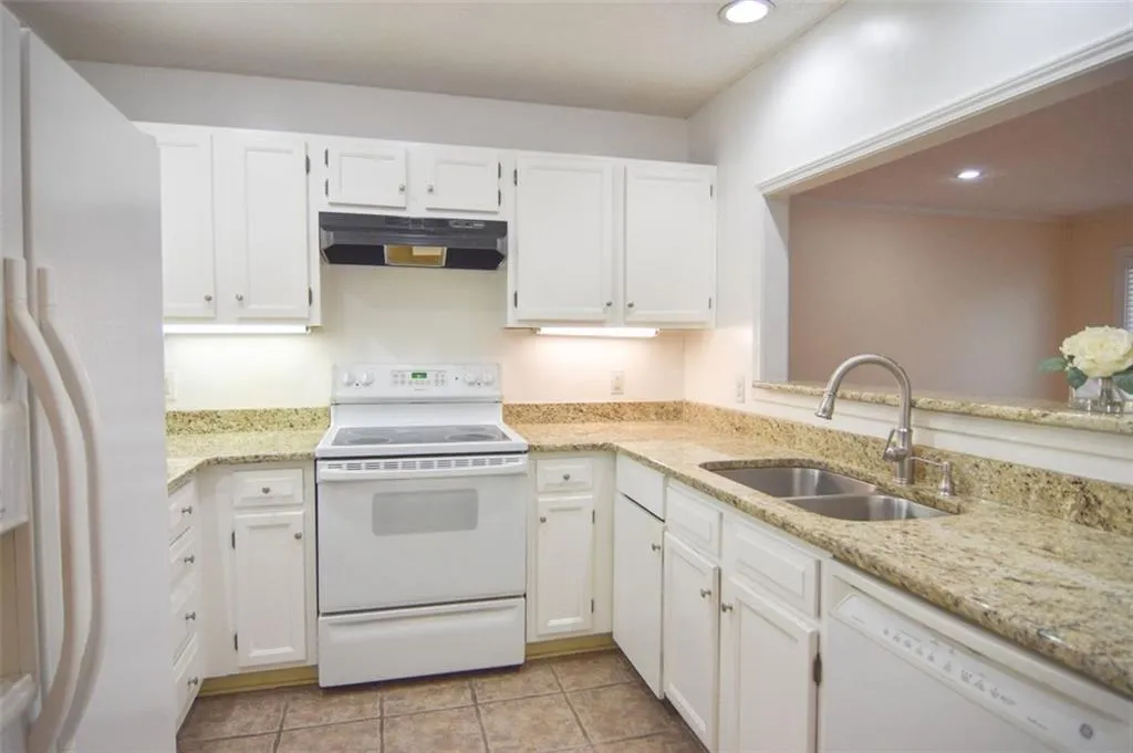 710 Abingdon Way Unit 710, Atlanta, Georgia 30328, 1 Bedroom Bedrooms, ,1 BathroomBathrooms,Residential,Sold,710 Abingdon Way Unit 710,7199118